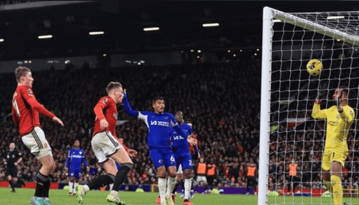 McTominay's brace helps Man United defeat Chelsea at Old Trafford ... Chelsea Kalahkan Man United 2-1 di Old Trafford