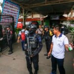 Beberapa ledakan mengguncang sebuah masjid di sebuah sekolah menengah atas di Indonesia dan melukai 55 orang
