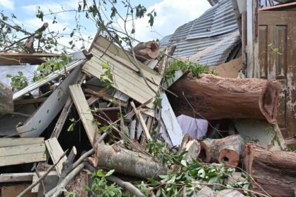 Empat orang tewas di Jamaika saat Badai Melissa melintasi Bahama