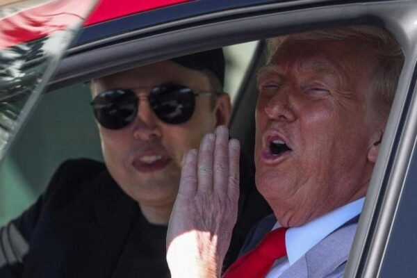 Trump mengatakan Musk telah 'kehilangan akal sehatnya' tetapi mengatakan dia tidak fokus pada barisan