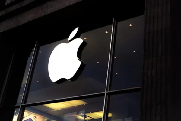 Apple memperketat aturan aplikasi, kini pengembang harus bertanya sebelum membagikan data Anda dengan AI