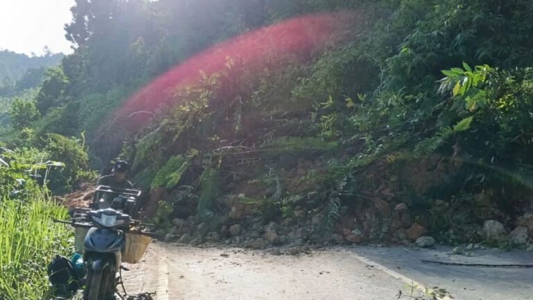 PUTUS TOTAL: Jalan Bypass Banjarbaru-Batulicin Kalsel Tertutup Longsor Rabu Pagi, Lalu Lintas Terhenti