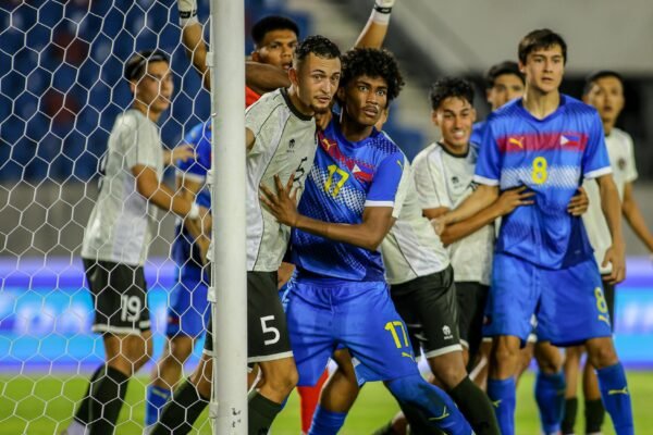 Filipina mengejutkan juara bertahan Indonesia, mengakhiri paceklik semifinal sepak bola SEA Games selama 34 tahun