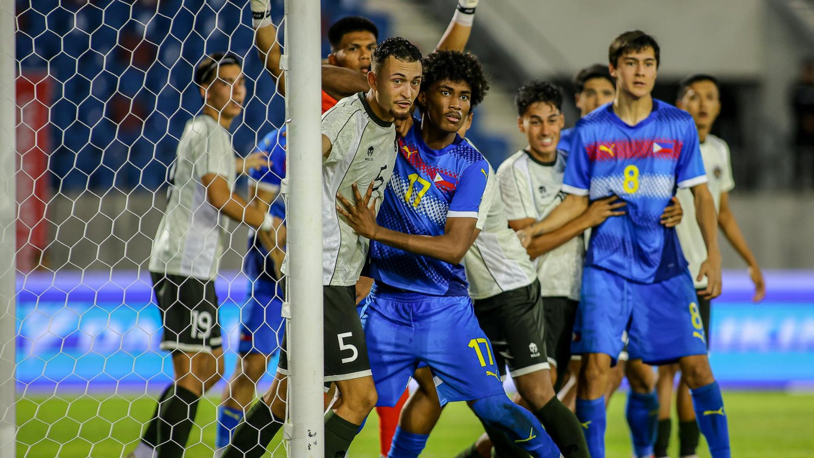 Filipina mengejutkan juara bertahan Indonesia, mengakhiri paceklik semifinal sepak bola SEA Games selama 34 tahun