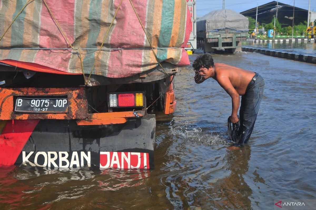 Menteri: Proyek Tanggul Laut Raksasa untuk melindungi ekonomi Indonesia
