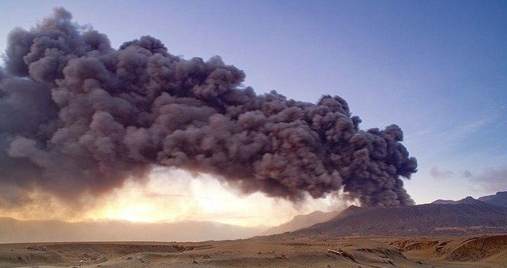 Update aktivitas Gunung Api Lewotobi (Indonesia) 4 Desember 2025 - Erupsi lanjutan