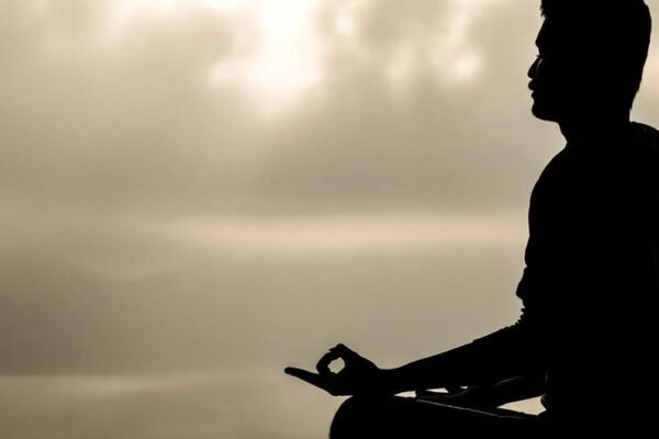 Menenangkan pikiran dan mempromosikan perdamaian global pada Hari Meditasi Sedunia