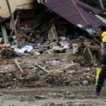 Tidak ada kembang api Tahun Baru di Indonesia saat negara dengan ekonomi terbesar di Asia Tenggara ini berkabung untuk korban banjir Sumatra