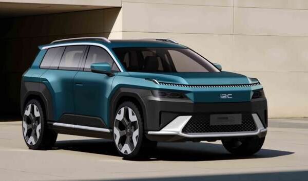 i2C, mobil nasional Indonesia, dikembangkan dengan teknologi dan desain lokal.