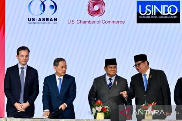 Indonesia dan Amerika Serikat menandatangani kesepakatan perdagangan dan investasi senilai US$38,4 miliar pada KTT.