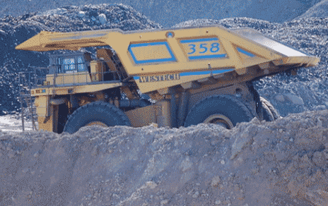 Longsor di pusat industri nikel Morowali, Indonesia, menewaskan satu orang dan menghentikan operasi.