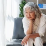 Ada jenis kesepian yang dialami oleh orang-orang yang telah menginjak usia 70 tahun dan masih selalu ada untuk orang lain, sementara tak ada seorang pun yang terpikir untuk ada untuk mereka