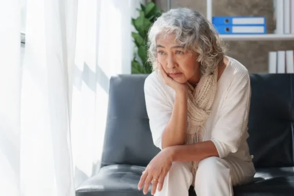 Ada jenis kesepian yang dialami oleh orang-orang yang telah menginjak usia 70 tahun dan masih selalu ada untuk orang lain, sementara tak ada seorang pun yang terpikir untuk ada untuk mereka