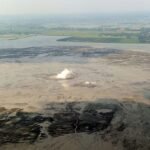 Aliran lumpur panas meletus di sebuah desa di Sumatera Utara, Indonesia, yang kembali memicu kekhawatiran akan terulangnya bencana Lapindo