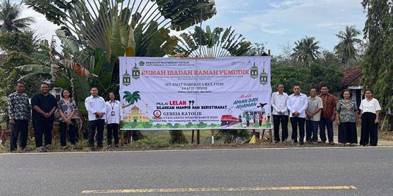 Gereja-gereja di Indonesia membuka pintu bagi para wisatawan Muslim