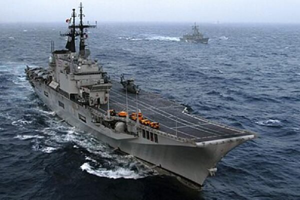 Indonesia membantah adanya hubungan antara pemberian kapal induk dengan pembelian senjata.