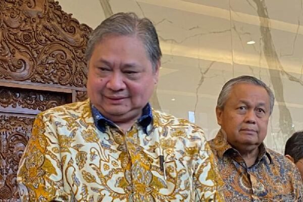 Indonesia memperingatkan bahwa harga bahan bakar dapat naik di tengah ketegangan di Timur Tengah.