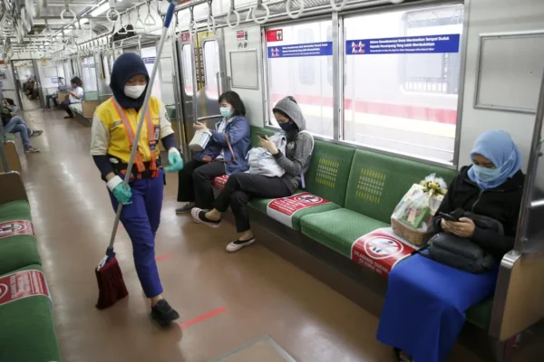 Kementerian Kesehatan Indonesia mengeluarkan peringatan terkait lonjakan kasus Covid-19 di Asia.