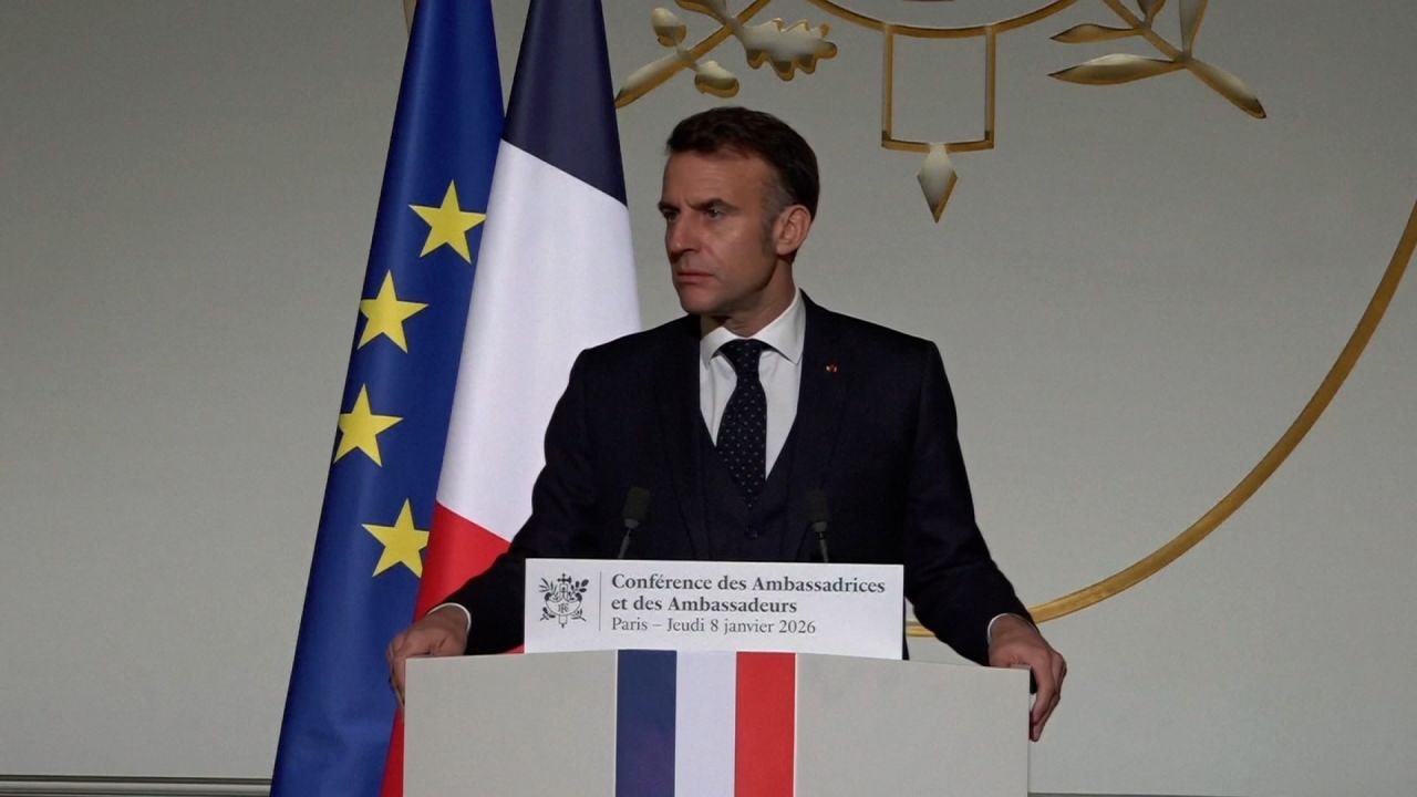 Macron mengatakan bahwa negara-negara adidaya sedang berjuang melawan godaan ‘untuk memecah belah dunia’