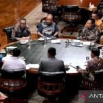 Prabowo dari Indonesia mengadakan pertemuan mengenai pendidikan, Timur Tengah, dan persiapan Idul Fitri.