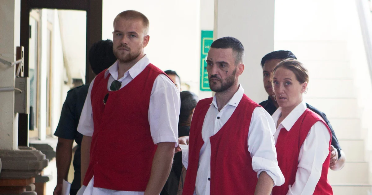 Tiga warga negara Inggris terancam hukuman mati karena diduga menyelundupkan kokain ke pulau wisata Bali