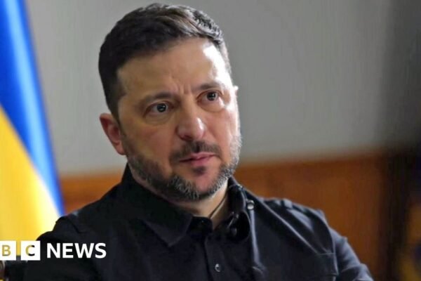 Zelensky yang tegar mengatakan kepada BBC bahwa Putin telah memicu Perang Dunia III dan harus dihentikan