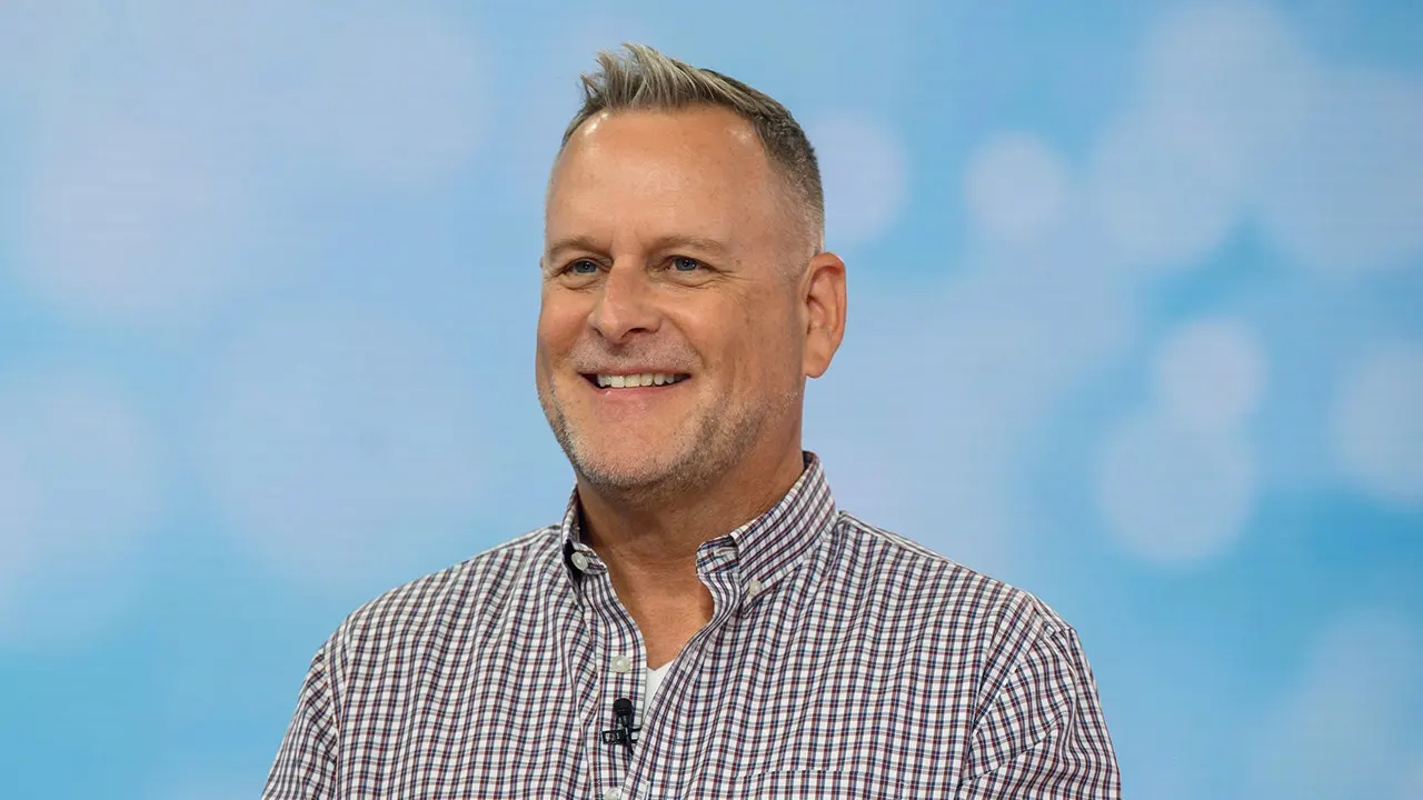 Bintang 'Full House' Dave Coulier mengungkapkan bahwa 'segala sesuatu dalam hidupku dulu sangat merusak' sebelum ia berjuang melawan kanker
