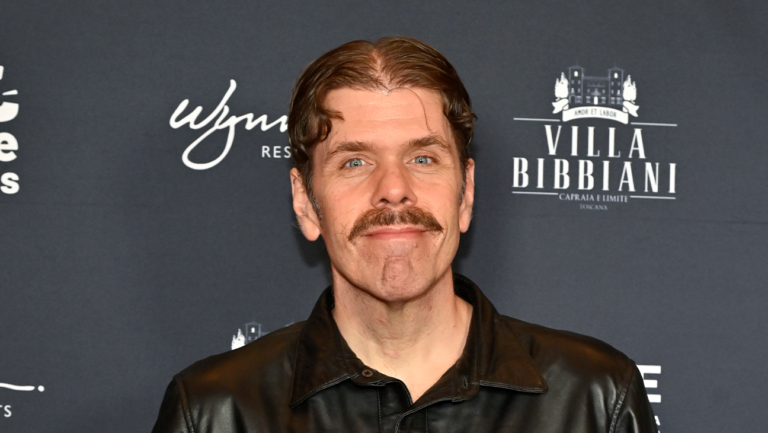 Perez Hilton Mengaku Bertemu Tuhan Setelah Dirawat di Rumah Sakit Selama Tiga Minggu