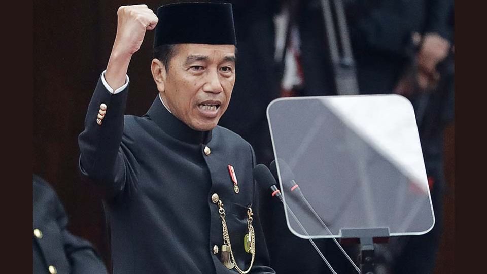 Mantan Presiden Indonesia Jokowi dihadapkan pada gelombang gugatan hukum enam bulan setelah mengundurkan diri