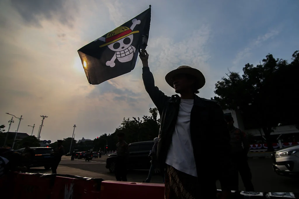 Pihak Berwenang Indonesia Menanggapi Aksi Pengibaran Massal Bendera ‘One Piece’