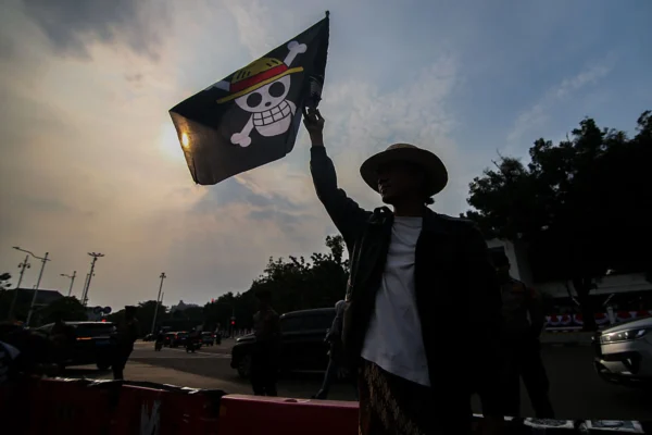 Pihak Berwenang Indonesia Menanggapi Aksi Pengibaran Massal Bendera ‘One Piece’