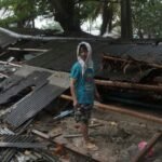 Tsunami di Indonesia merupakan bencana terbaru dalam serangkaian bencana yang melanda 'Cincin Api' yang aktif