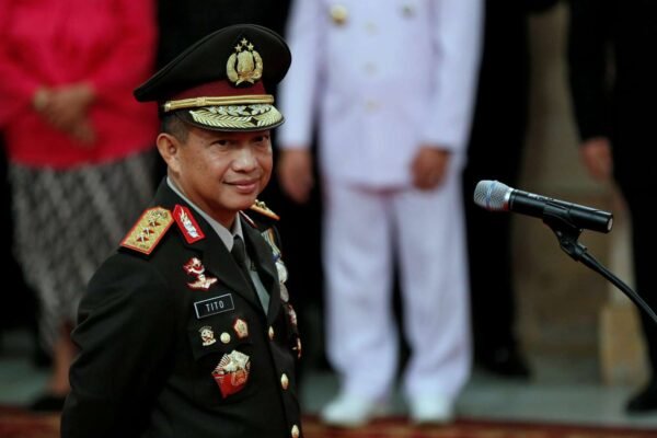 Kepala Kepolisian Indonesia yang baru, Tito, ditugaskan untuk menyatukan jajaran kepolisian dalam memerangi kejahatan, terorisme, dan korupsi