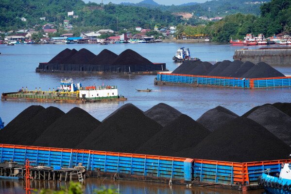 Perjanjian perdagangan baru antara AS dan Indonesia menjamin pasokan bahan bakar fosil dan akses ke mineral-mineral penting