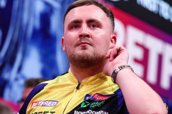 World Matchplay Darts: Luke Littler mengalahkan Josh Rock dengan telak, sementara Dirk van Duijvenbode memenangkan pertandingan seru melawan Gary Anderson, sehingga keduanya akan bertarung di semifinal