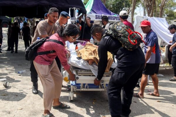 Indonesia: Ribuan orang mengungsi akibat gempa bumi yang mematikan sementara upaya penyelamatan terus berlanjut