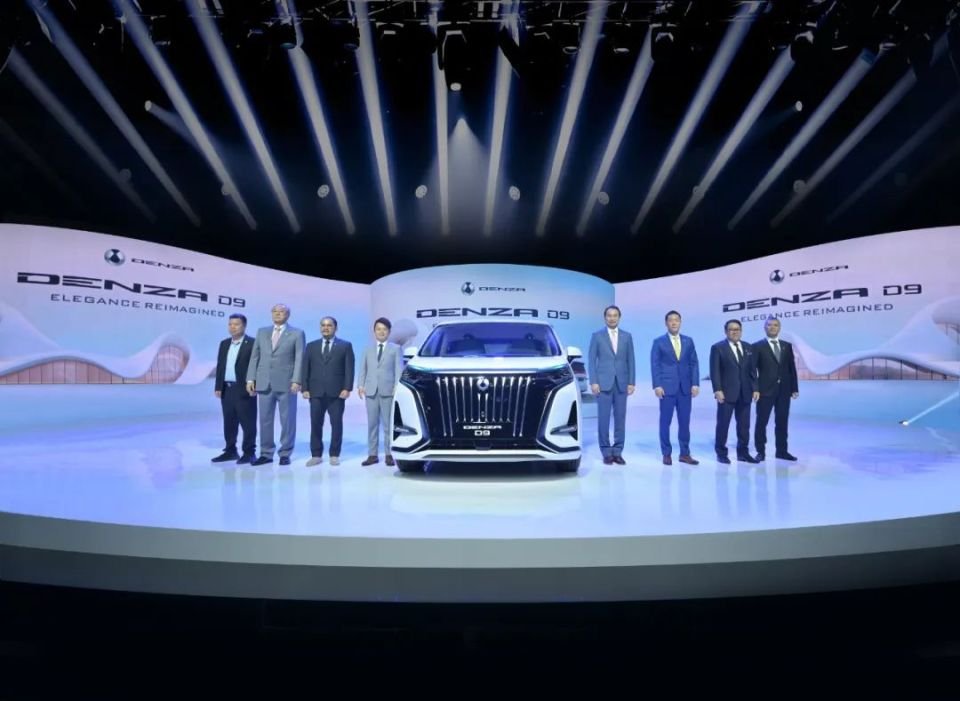 MPV Denza D9 dari BYD memuncaki penjualan kendaraan asal Tiongkok pada bulan Maret di Indonesia